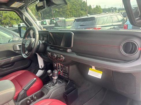 Used 2024 Jeep Wrangler Unlimited Rubicon 392 AWD/4WD image 38