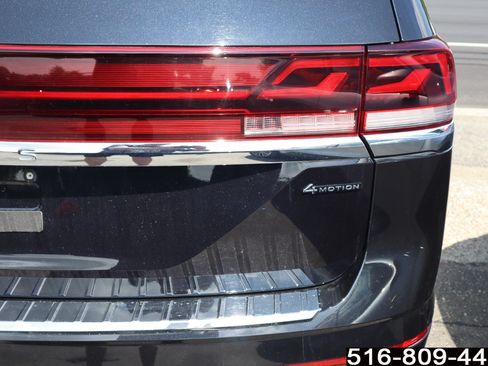 Used 2024 Volkswagen Atlas SEL Premium R-Line AWD/4WD image 37