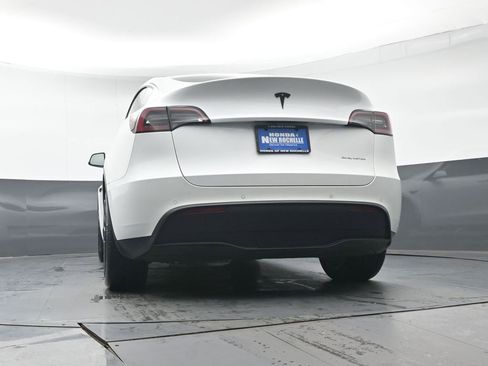 Used 2021 Tesla Model Y Long Range image 31