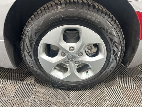 Used 2018 Chrysler Pacifica Touring Plus image 30