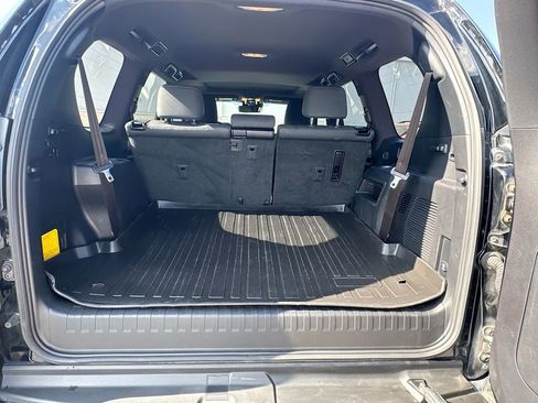 Used 2021 Lexus GX 460 Premium w/ Premium Package image 34