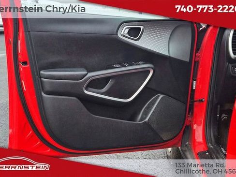 Used 2022 Kia Soul LX image 15