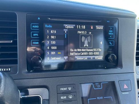 Used 2017 Toyota Sienna XLE w/ XLE Navigation Package AWD/4WD image 21