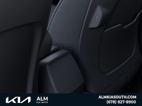 New 2025 Kia Niro LX image 26