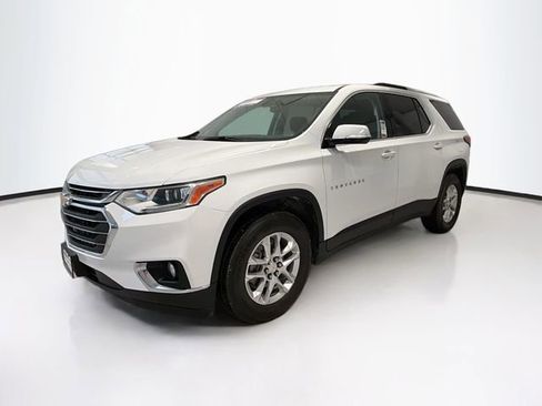 Certified 2018 Chevrolet Traverse LT image 3