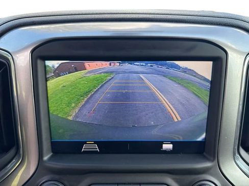 Used 2022 Chevrolet Silverado 1500 LT AWD/4WD image 22