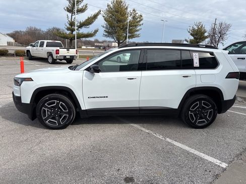 New 2026 Jeep Cherokee Limited AWD/4WD image 17