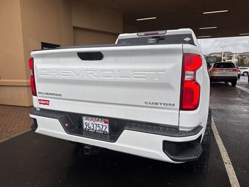 Used 2020 Chevrolet Silverado 1500 Custom w/ Custom Value Package image 8