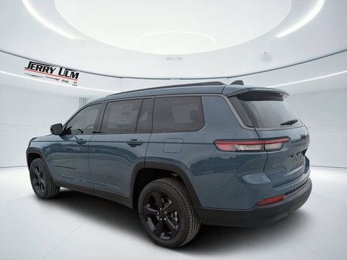 New 2026 Jeep Grand Cherokee L Limited w/ Limited Altitude Package RWD image 5