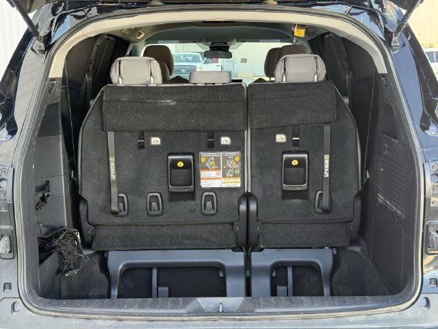 Used 2025 Toyota Sienna LE FWD image 33