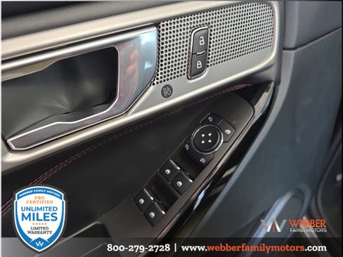 Used 2024 Ford Explorer ST-Line w/ Class IV Trailer Tow Package AWD/4WD image 19