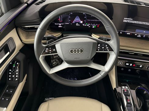 Used 2025 Audi Q5 Premium w/ Convenience Package AWD/4WD image 13