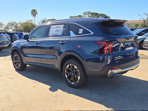 New 2026 Kia Sorento S image 6