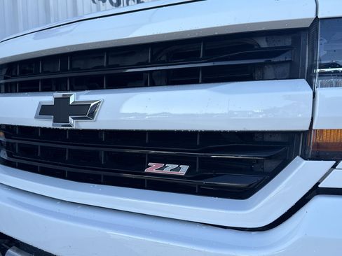 Used 2017 Chevrolet Silverado 1500 LT w/ LT Convenience Package image 10