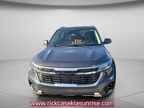 Used 2024 Kia Seltos EX AWD/4WD image 3