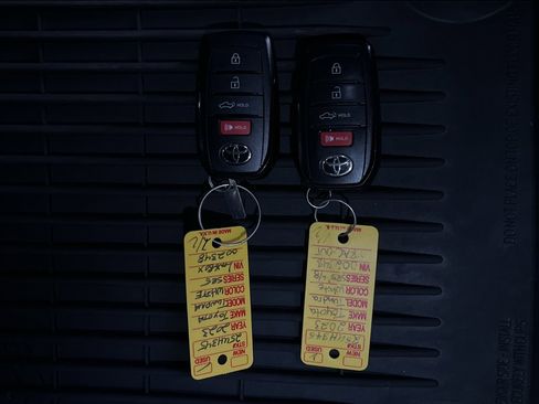 Used 2023 Toyota Tundra SR5 w/ SR5 Premium Package image 33