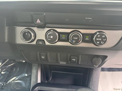 Used 2020 Toyota Tacoma SR AWD/4WD image 20