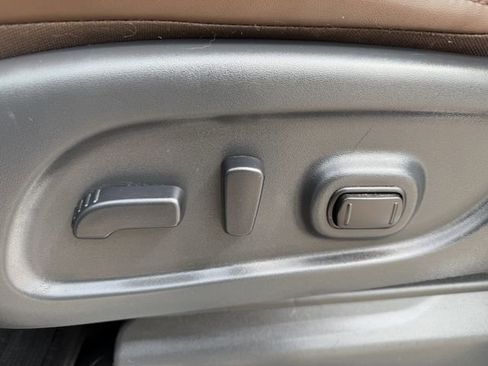 Used 2024 Nissan Titan Platinum Reserve w/ Moonroof Package image 30