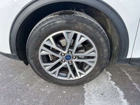 Used 2022 Ford Escape SEL image 9