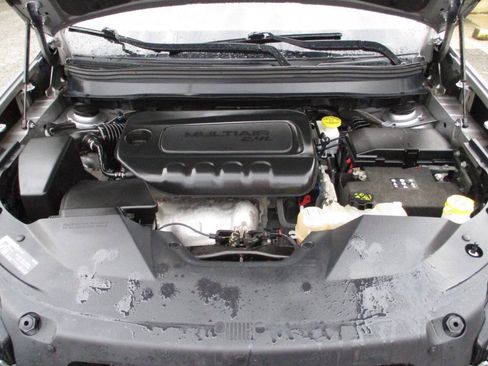 Used 2019 Jeep Cherokee Latitude w/ Popular Appearance Group AWD/4WD image 8