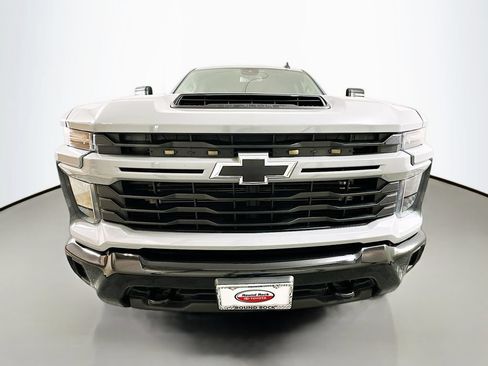 Used 2024 Chevrolet Silverado 2500 Custom w/ Custom Value Package AWD/4WD image 2