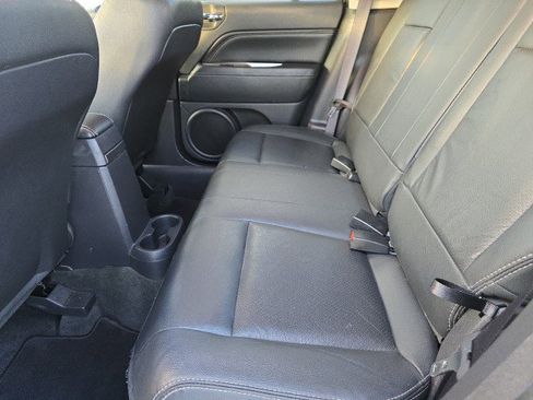 Used 2017 Jeep Compass High Altitude image 32