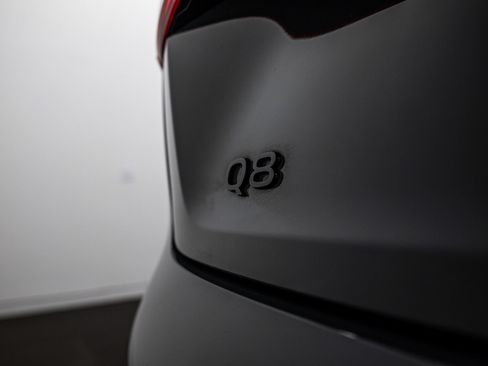 Certified 2024 Audi Q8 e-tron Premium Plus w/ Premium Plus Package AWD/4WD image 21