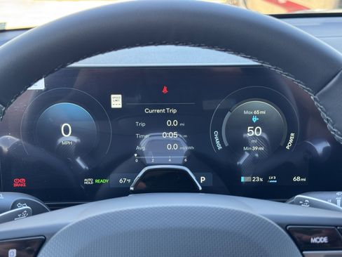 Used 2025 Hyundai Ioniq 5 SE image 22