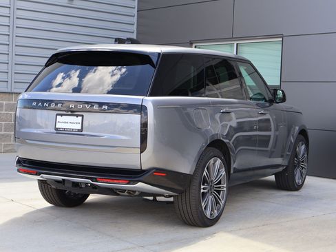 Used 2026 Land Rover Range Rover SE AWD/4WD image 7