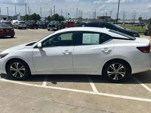 Used 2022 Nissan Sentra SV image 8