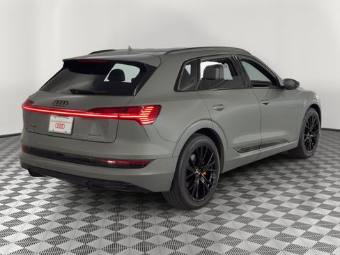 Used 2023 Audi e-tron Chronos w/ Chronos Package image 9