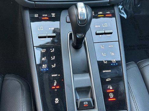 Used 2025 Porsche Macan S image 22