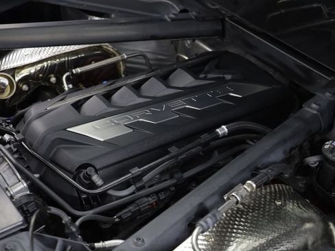 Used 2023 Chevrolet Corvette Stingray Preferred Cpe w/ Z51 Performance Package RWD image 19