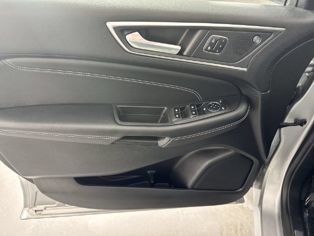 Used 2023 Ford Edge Titanium AWD/4WD image 19