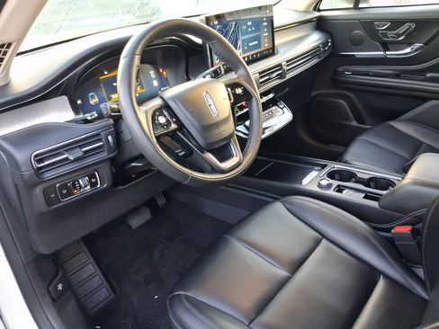Certified 2023 Lincoln Corsair FWD image 11