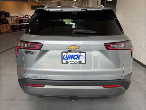 Used 2025 Chevrolet Equinox LT w/ Convenience Package II AWD/4WD image 4