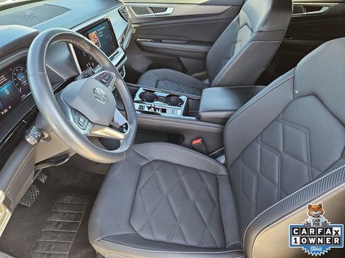 Used 2024 Volkswagen Atlas Cross Sport SE image 18