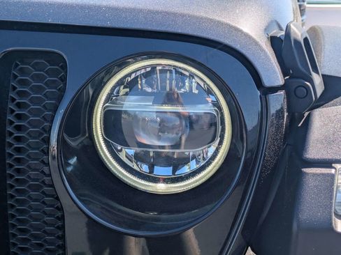Used 2022 Jeep Wrangler Unlimited Sport AWD/4WD image 11