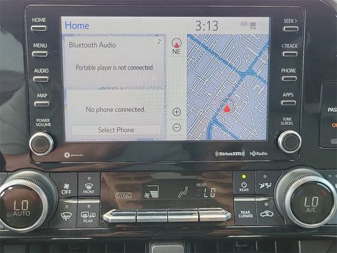 Used 2022 Toyota Highlander XLE image 13