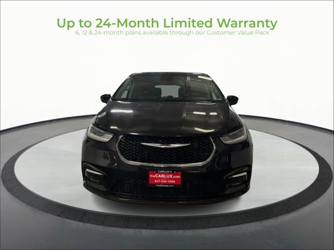 Used 2023 Chrysler Pacifica Touring-L FWD image 2