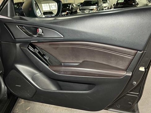 Used 2018 MAZDA MAZDA3 Grand Touring w/ Premium Equipment Package image 10