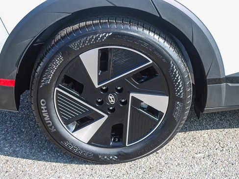 Used 2025 Hyundai Ioniq 5 SEL image 12