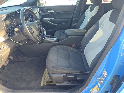 Used 2024 Chevrolet Trax RS FWD image 3
