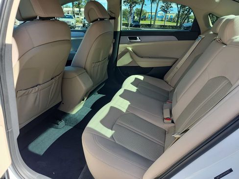 Used 2017 Hyundai Sonata SE image 16