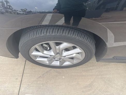 Used 2014 Nissan Sentra SR w/ SR Driver Package image 5