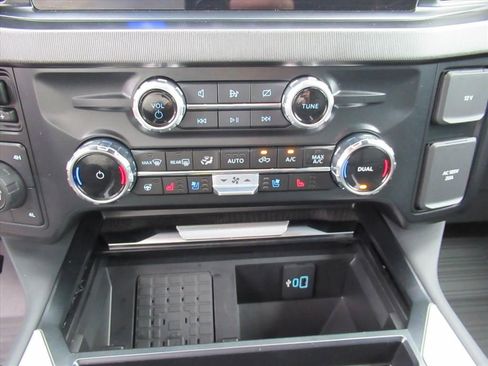 Used 2024 Ford F350 Platinum w/ Tremor Off-Road Package image 26