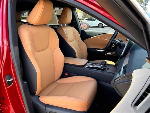 Used 2025 Lexus RX 350 Premium w/ Accessory Package (Z1) image 9