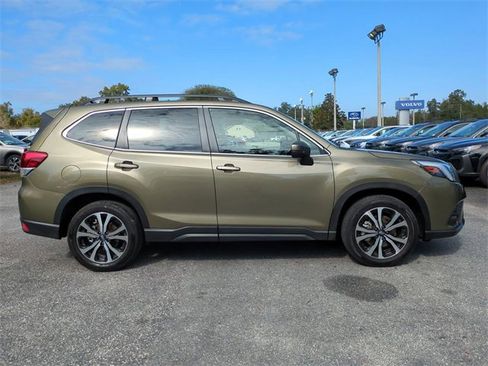 Used 2023 Subaru Forester Limited image 3