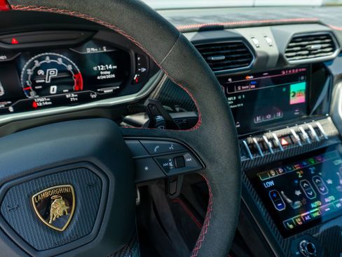 Used 2023 Lamborghini Urus Performante AWD/4WD image 76