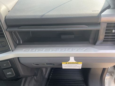 Used 2025 Ford F250 XLT w/ Black Appearance Package AWD/4WD image 34